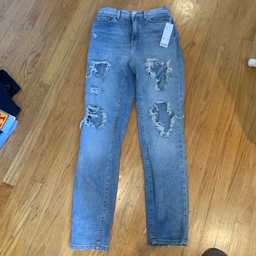 Urban Outfitters BDG Mom High-rise destroyed Jeans